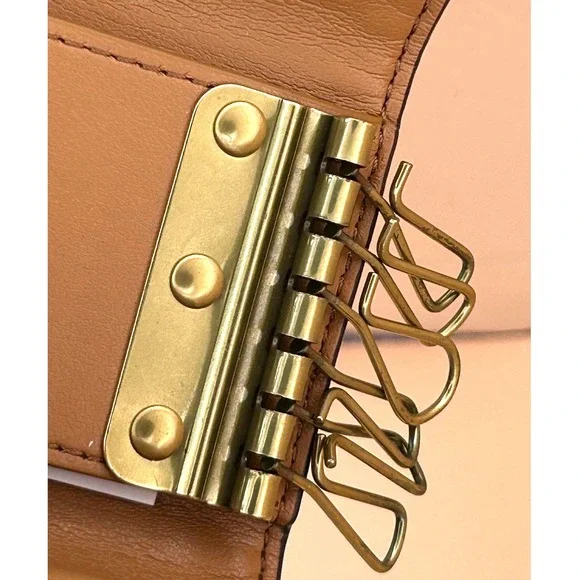 Coach Floral Print 6 Ring Key Case B4/Chalk Crossgrain Leather - Picture 8 of 14